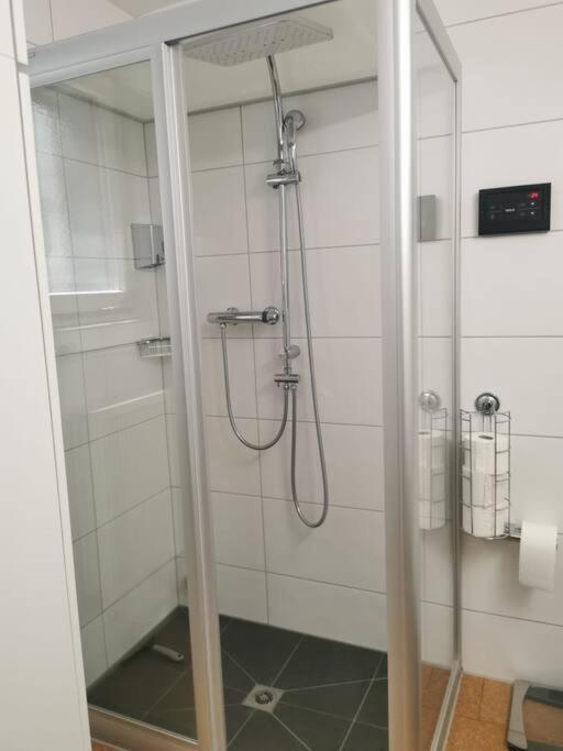 Neb-Thun Einigen, Wohnung Am See Spiez Exterior foto